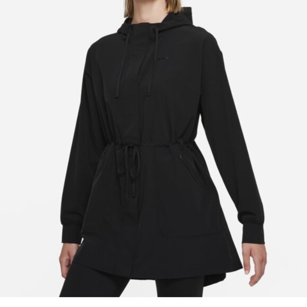 EUC Nike Dri-FIT Bliss Luxe Women's Anorak Jacket
